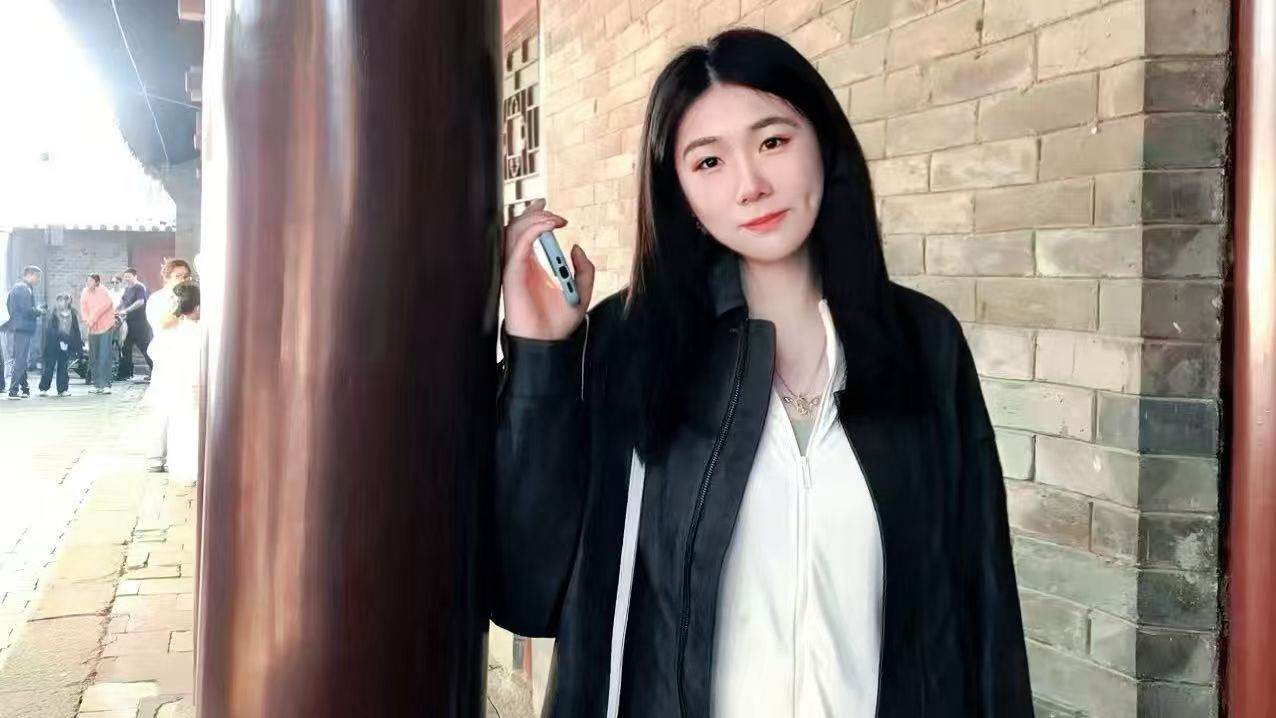 宋嘉琦 生活照.jpg