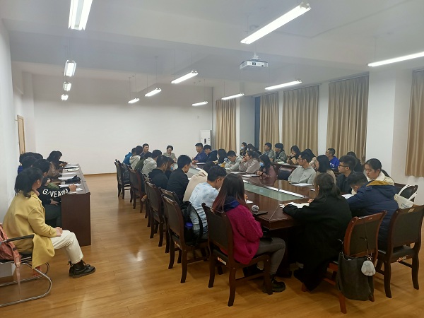 8d91a11a416941d69827ce3ed74db848.jpg 2017级班长支书会议现场.jpg