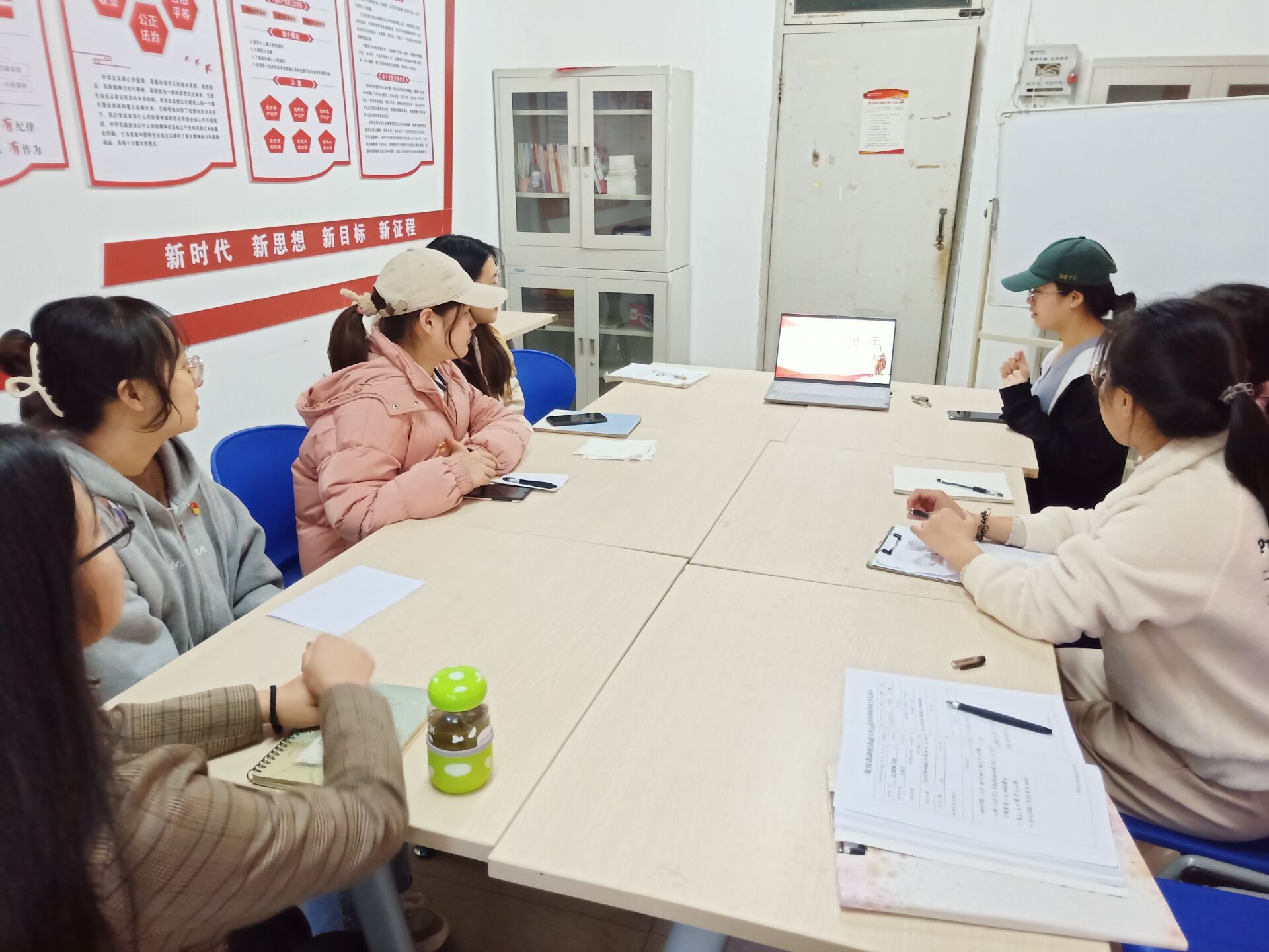 8a1494f259df4b1785a29d8ff8df79e3.jpg 8a1494f259df4b1785a29d8ff8df79e3.jpg