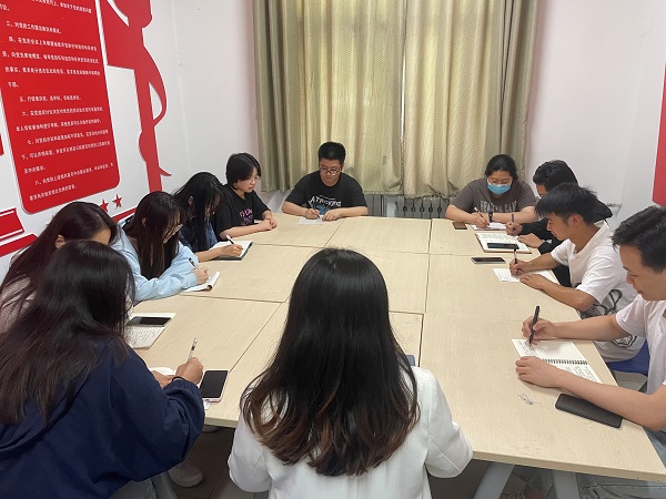 2f46870ad45d44dcb54cdd9dc83f8cd0.jpg 6-12党建进公寓.jpg